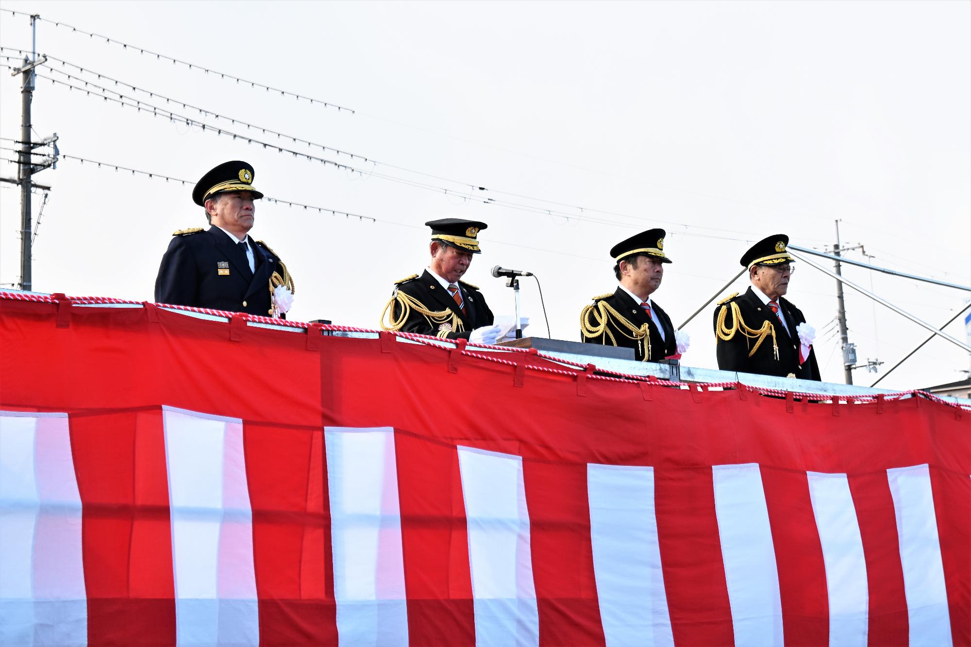柏原市消防団長の挨拶の様子