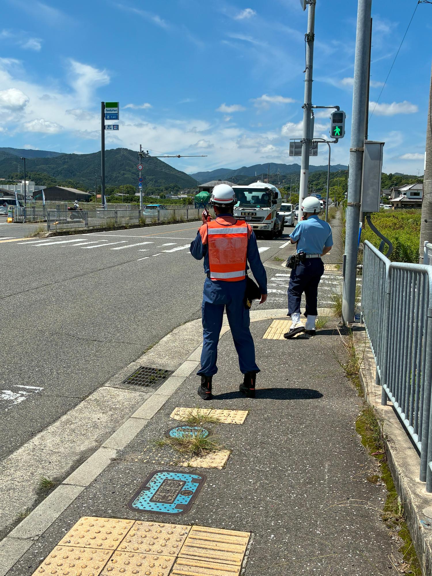 対象車両を発見し、関係部署へ連絡